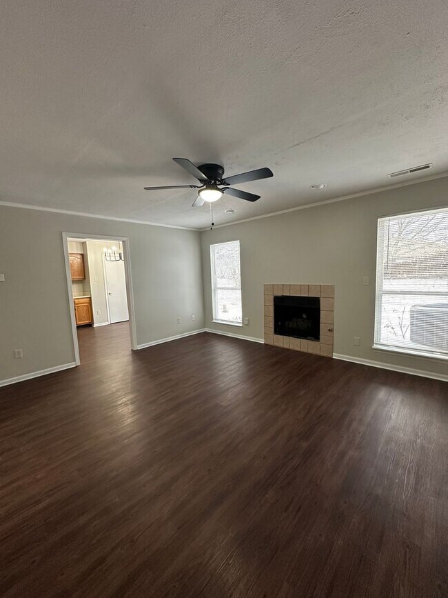 Building Photo - 3611-3613 E Thornhill-ROLLEY