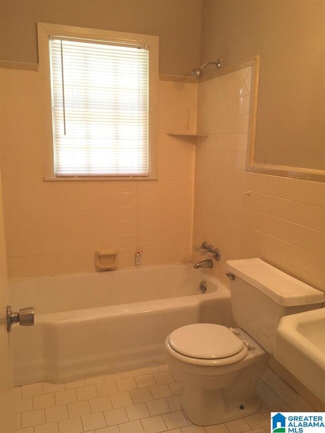 Building Photo - 8132 10th Ave S