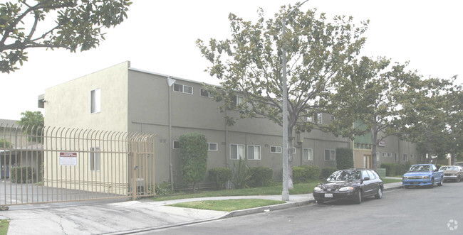 Building Photo - Garden Park Apartments