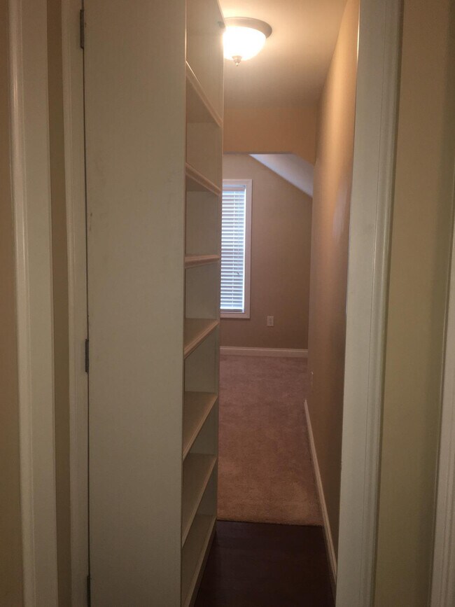 Building Photo - 3020 Blackford Pkwy