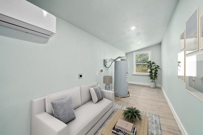 Building Photo - 248 Post Oak Ln