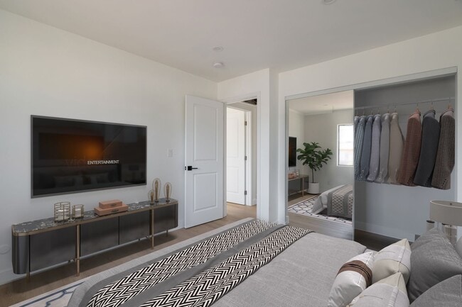 Building Photo - Central air conditioning!