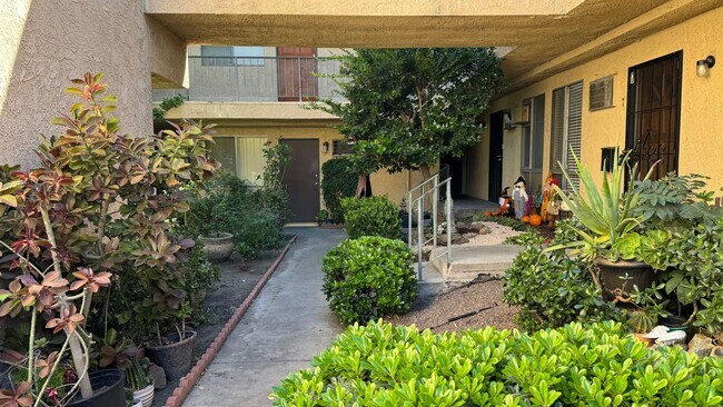 Building Photo - 10635 Sherman Grove Ave