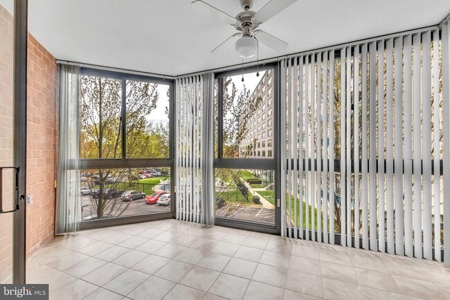 Building Photo - 1001 N Randolph St