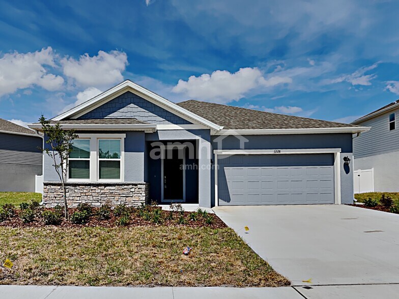 Primary Photo - 1228 Sky Lks Dr