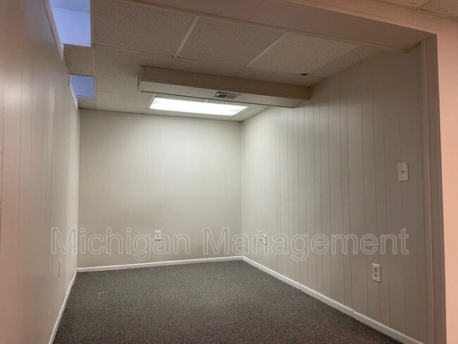 Building Photo - 44947 Forest Trail Dr