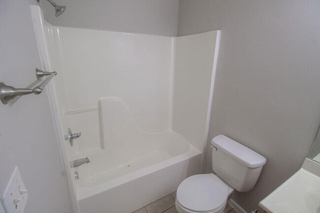 Building Photo - 1413 Greensboro Dr