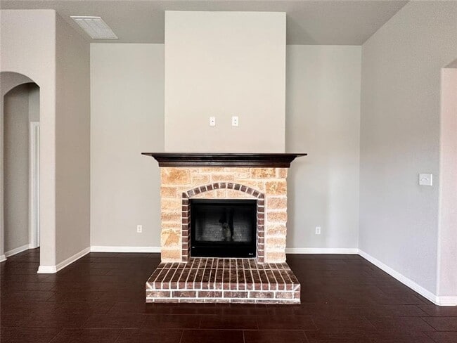 Building Photo - Round Rock Charmer!