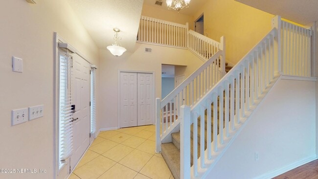 Building Photo - 281 Village Green Ave