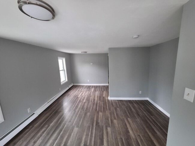 Building Photo - 204 Elizabeth Ave