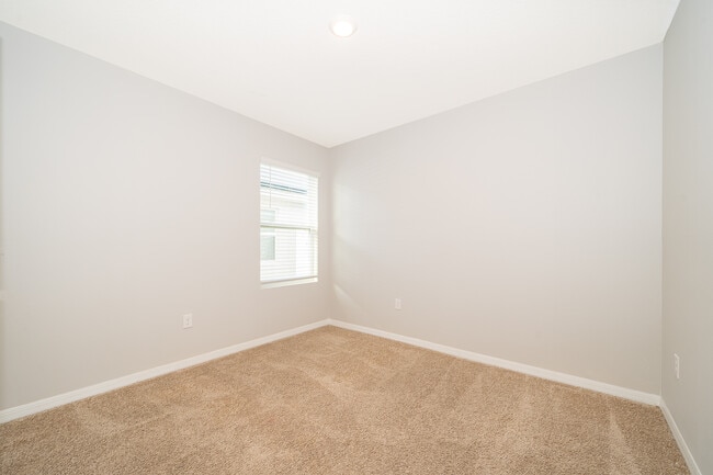 Building Photo - 1500 Quinta Rd