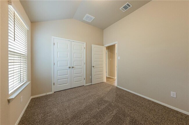 Building Photo - 5705 Respinto Dr