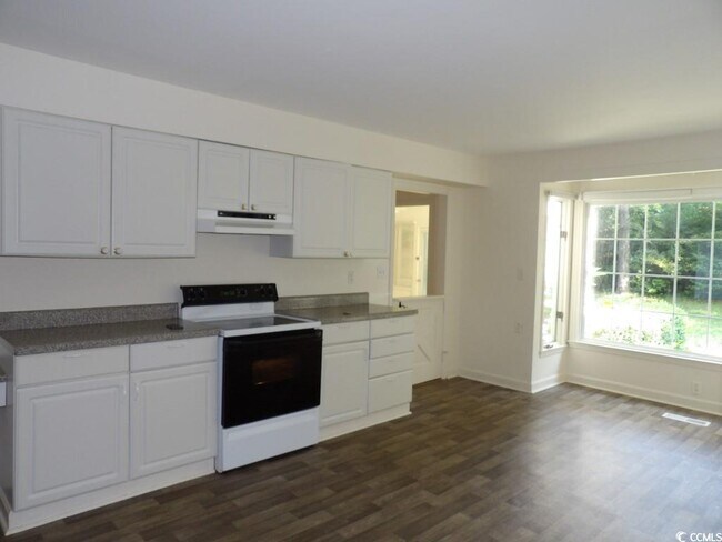 Building Photo - 254 Evergreen Ln