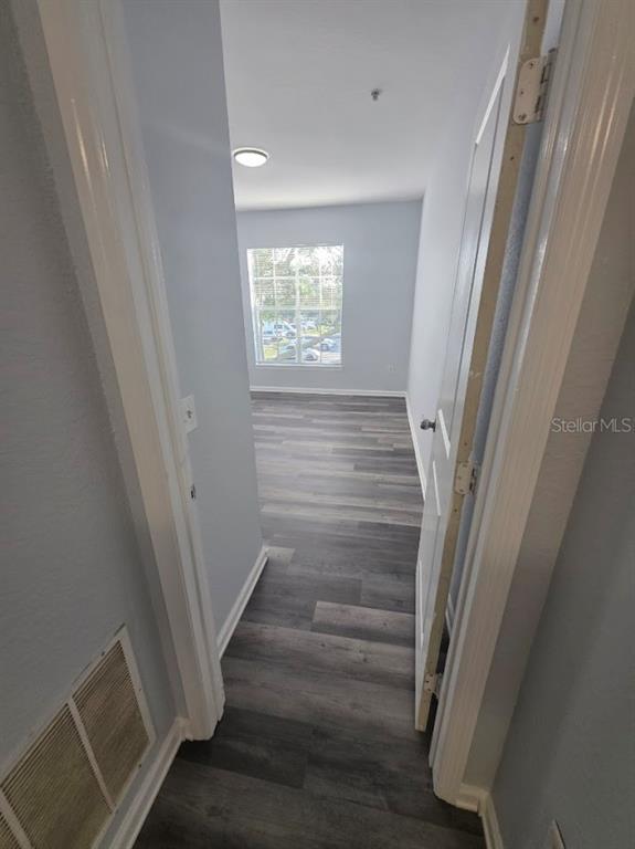 Building Photo - 9401 Crescent Loop Cir