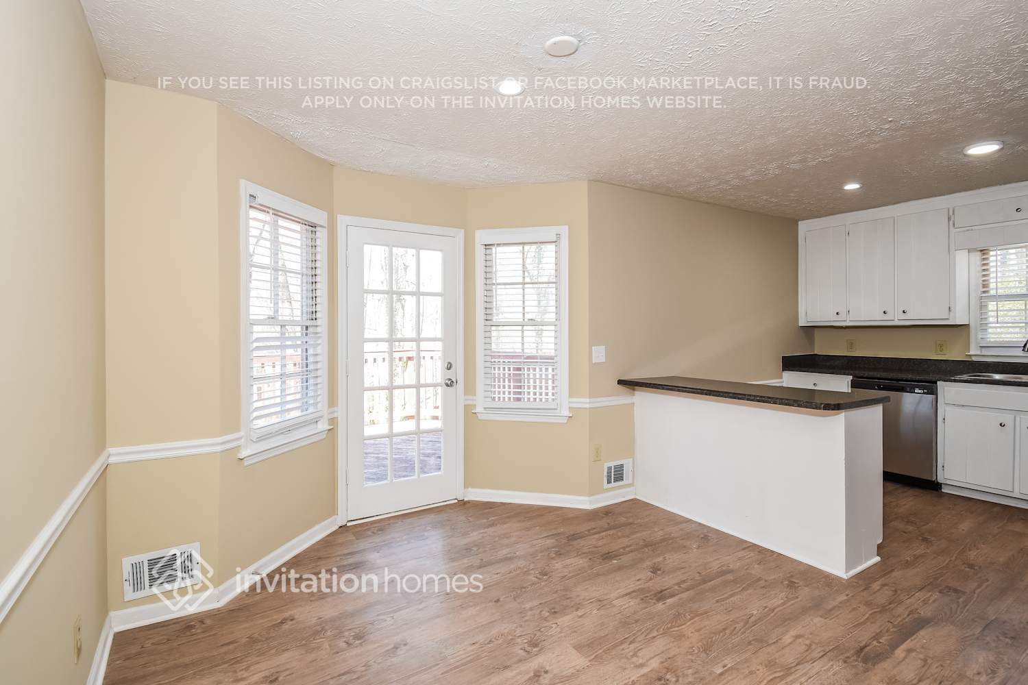 Building Photo - 1571 Larkwood Dr