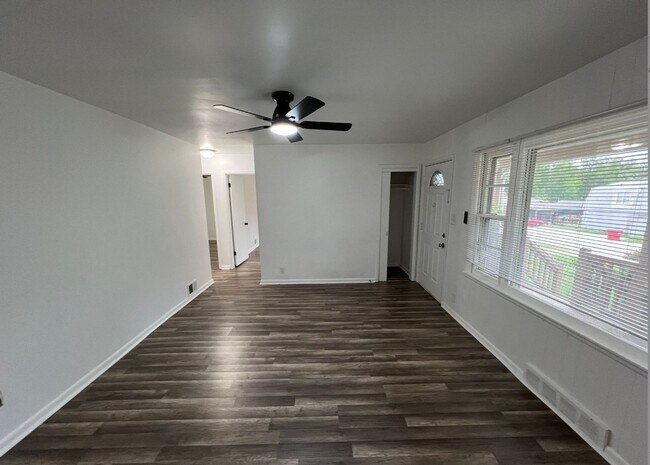 Building Photo - Charming 3 Bedroom Home in Independence!