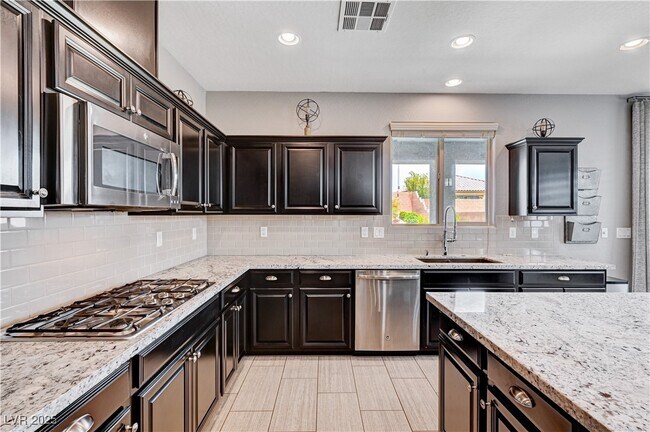 Building Photo - 10730 Cowlite Ave