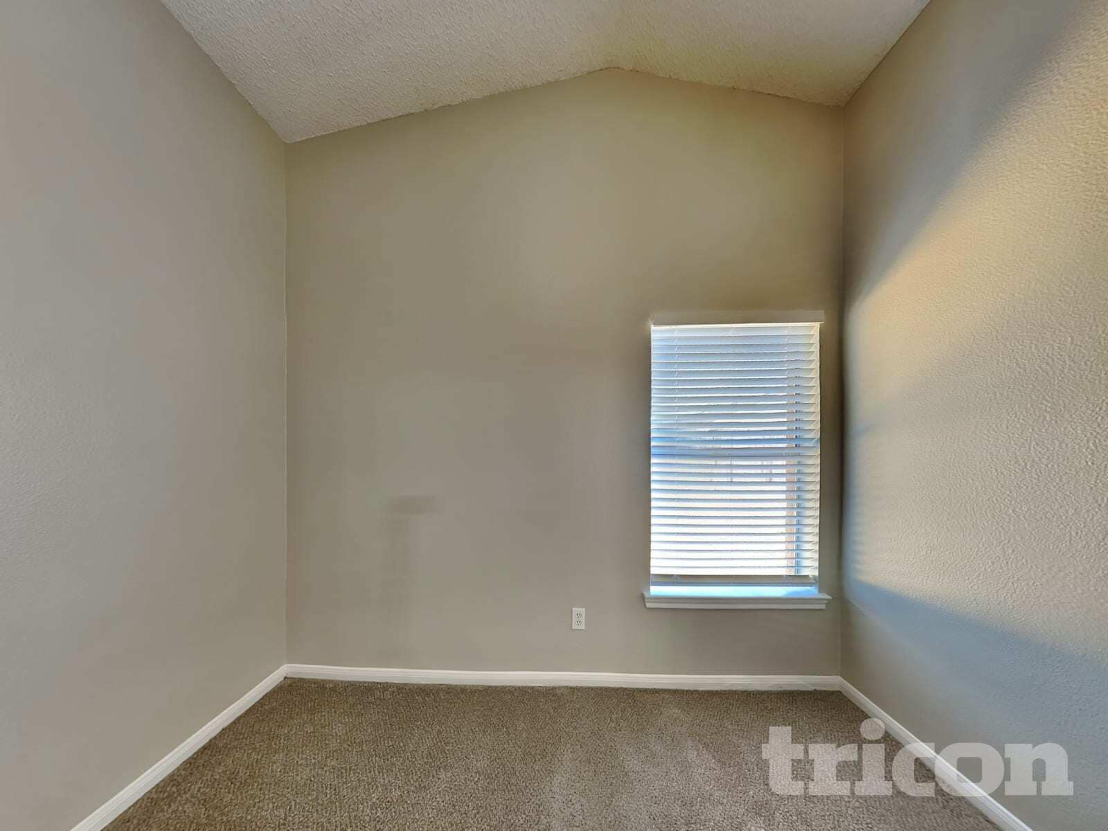 Building Photo - 3114 Boynton Dr