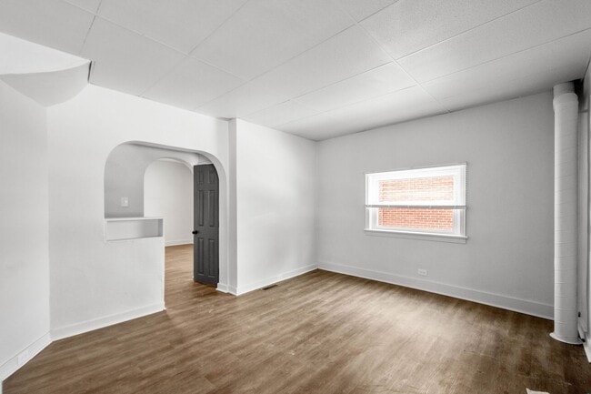 Building Photo - Stunning 3 bedroom home in Brookline available July 1!