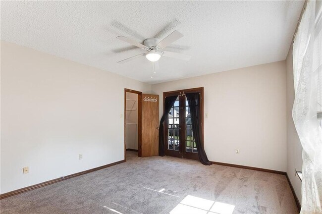 Building Photo - 2 Brandon Hall Dr