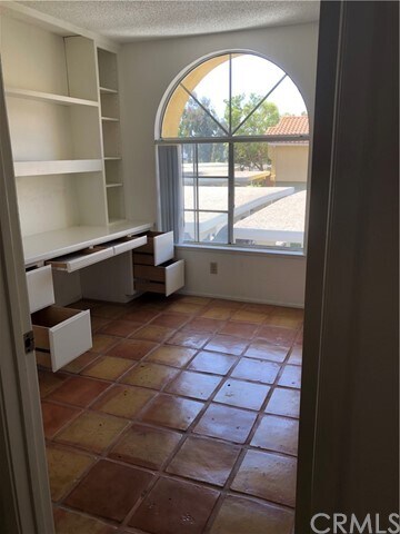 Building Photo - 1 Alicante Aisle