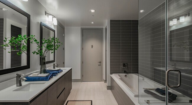 Building Photo - Move Into Luxury – Enjoy 1 Month Free!