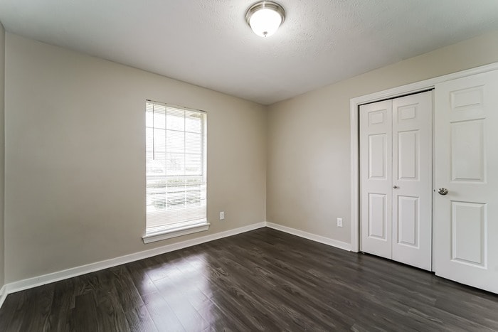 Building Photo - 107 Whitewood Ln