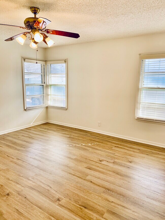 Building Photo - 226 Tolbert Ave