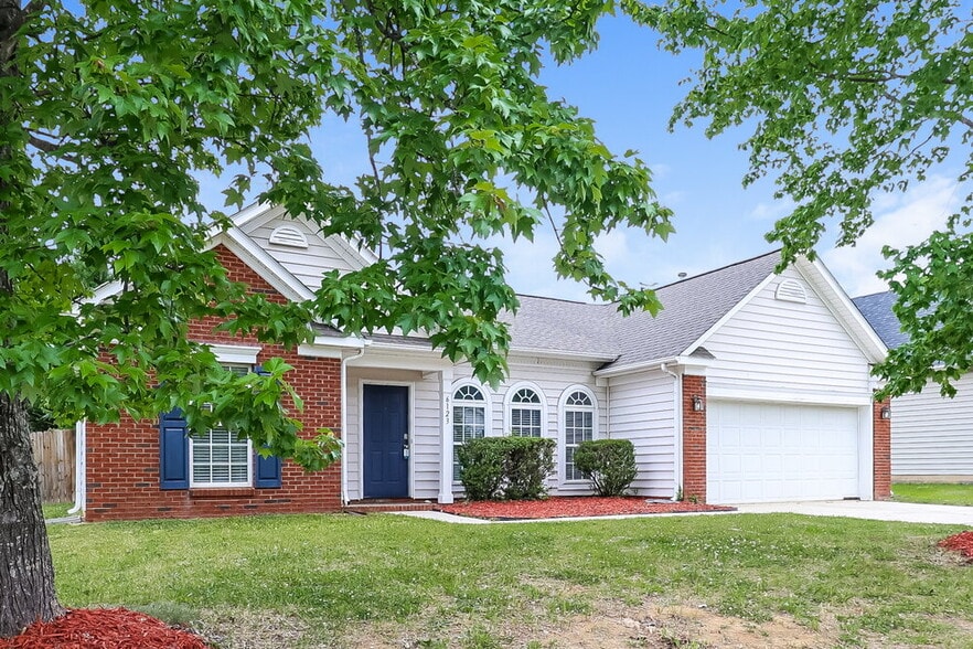 Building Photo - 6123 Goldenfield Dr