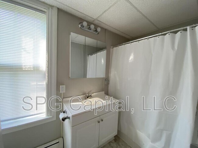 Building Photo - 130 S Main St