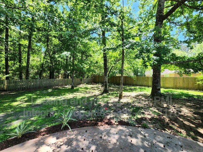 Building Photo - 411 Greenfield Dr