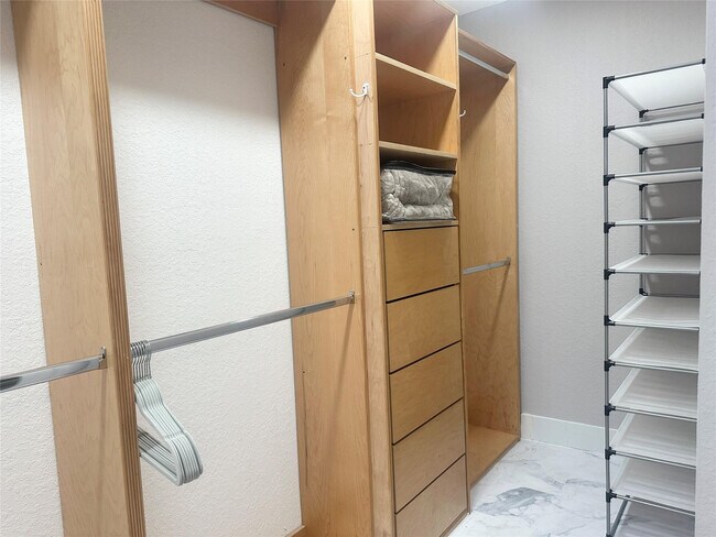 Building Photo - 1820 Bel Air Ave