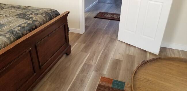 Building Photo - 1402 5th St