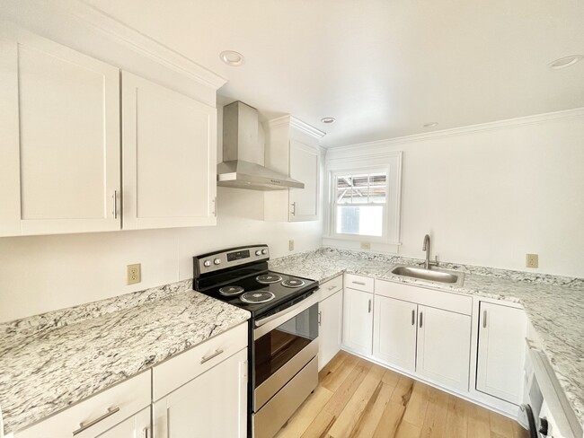 Building Photo - 50 High St