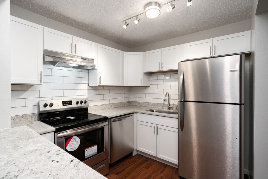 Interior Photo - 12751-12771 Greenwood Dr