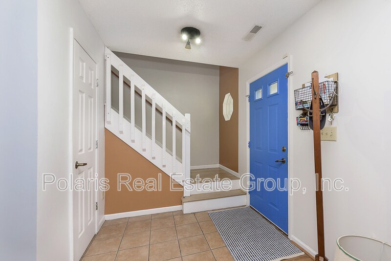 Building Photo - 266 E Pine Ridge Dr