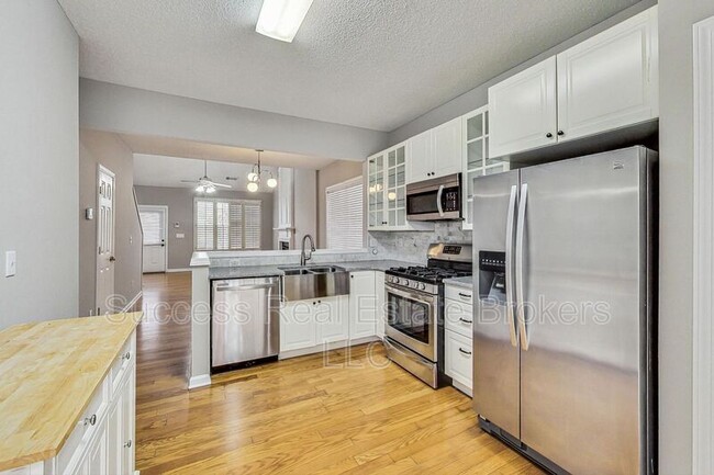 Building Photo - 1645 Heyford Cir NW