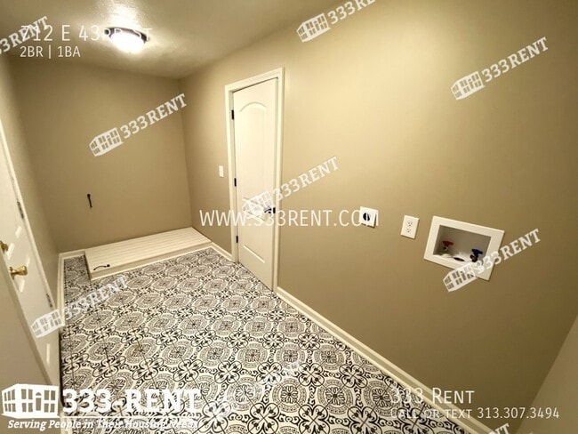 Building Photo - 712 E 43rd St