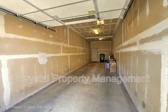 Building Photo - 2701 Midland Ave