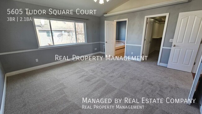 Building Photo - 5605 Tudor Square Ct