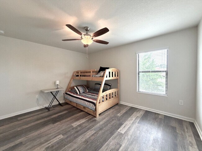 Building Photo - 13527 Montecito Pl
