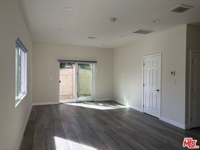 Building Photo - 9556 Lambert Cir