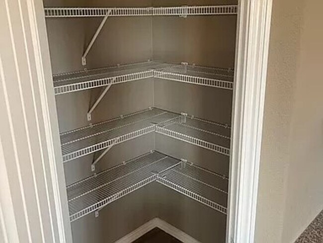 Building Photo - Gorgeous 4-Bed Home in Enclaves at Mountain Vista (D49)