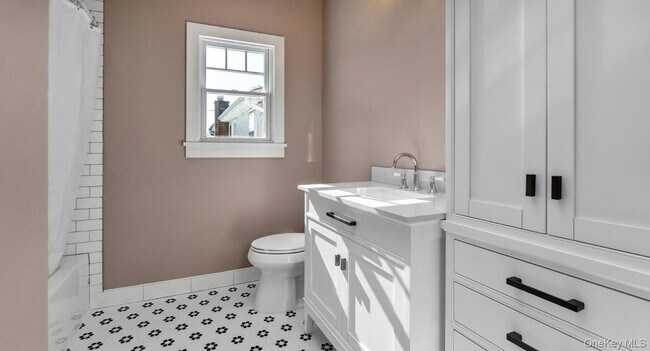 Building Photo - 67 Maple Ave