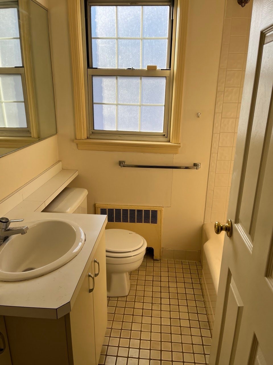 Building Photo - 800 N Broad St