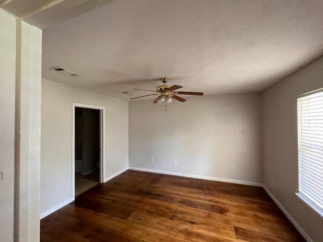 Building Photo - 133 N Ridge Dr