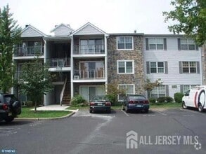 Building Photo - 40 Holly Ct
