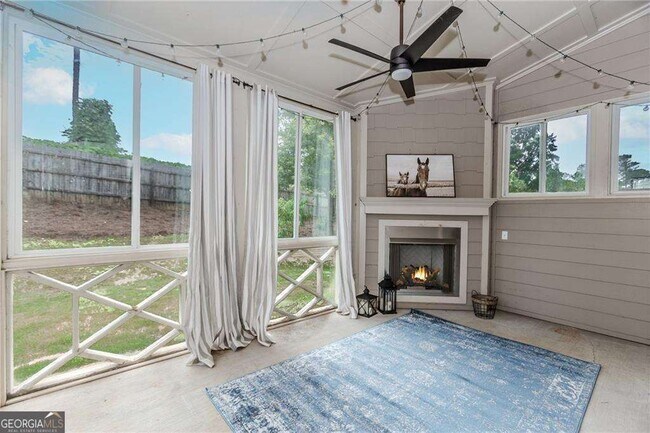 Building Photo - 5940 Park Bend Ave