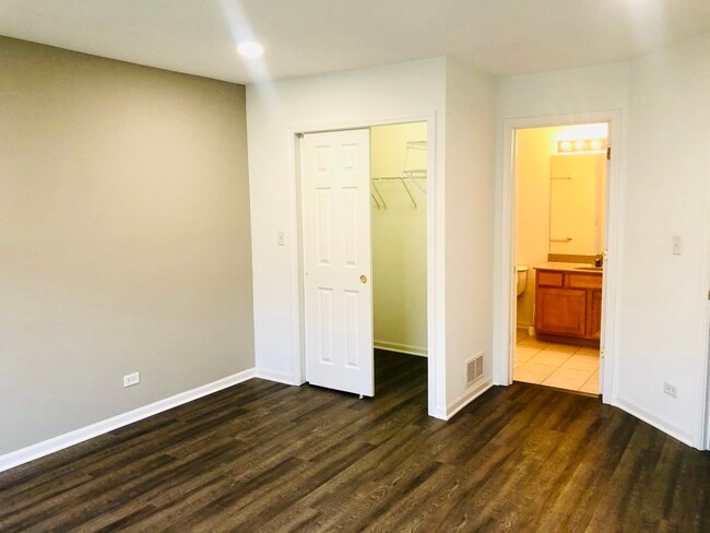 Building Photo - 164 Rosehall Dr