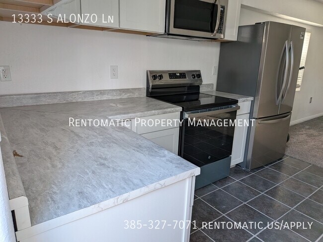 Building Photo - 13333 Alonzo Ln